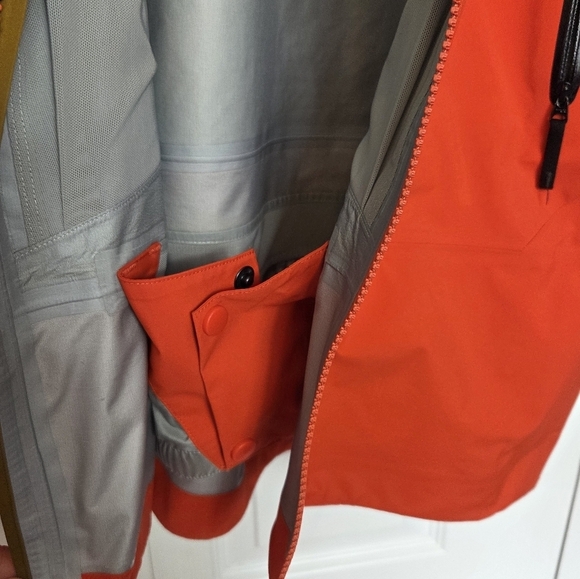 Arc'teryx Gore Tex RUSH Jacket - Picture 10 of 14